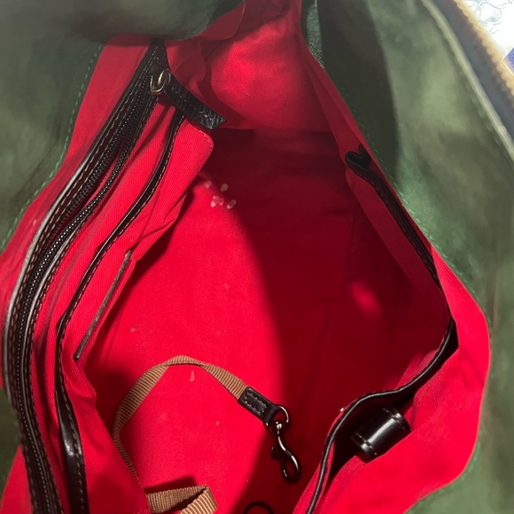 Beautiful Dooney & Bourke with Double Pockets.
Comes with crossbody strap. - Picture 4 of 9